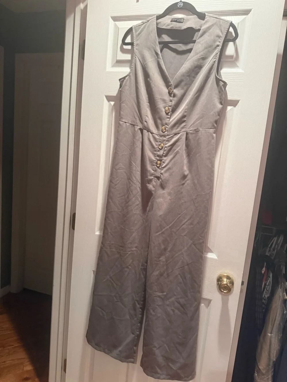 ❌SOLD❌SHEIN Olive Green Sleeveless Button-Front Wide-Leg Jumpsuit - Picture 2 of 6